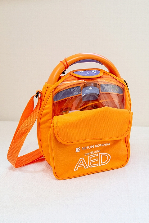 自動体外式除細動器(AED)
